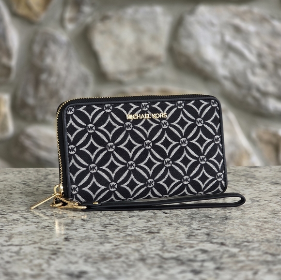 Michael Kors Large Phone Wristlet Wallet Black - Picture 1 of 5